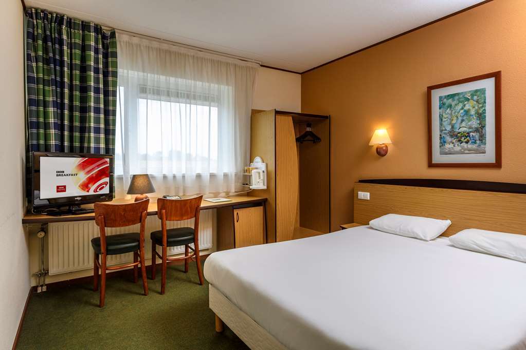 Campanile Hotel&Restaurant Delft Zimmer foto